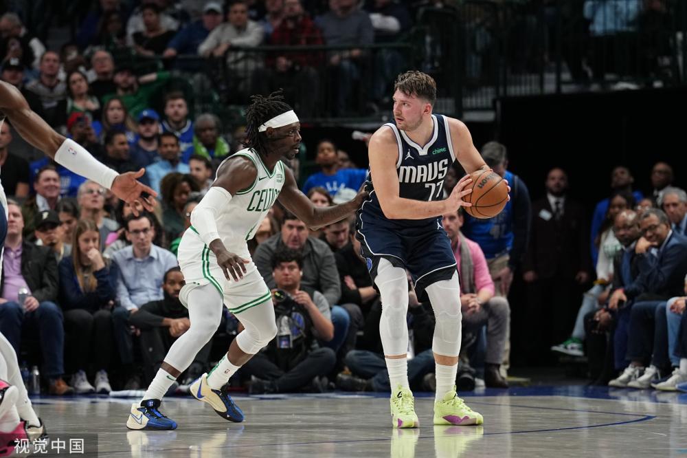 显然是不容 显然是不容