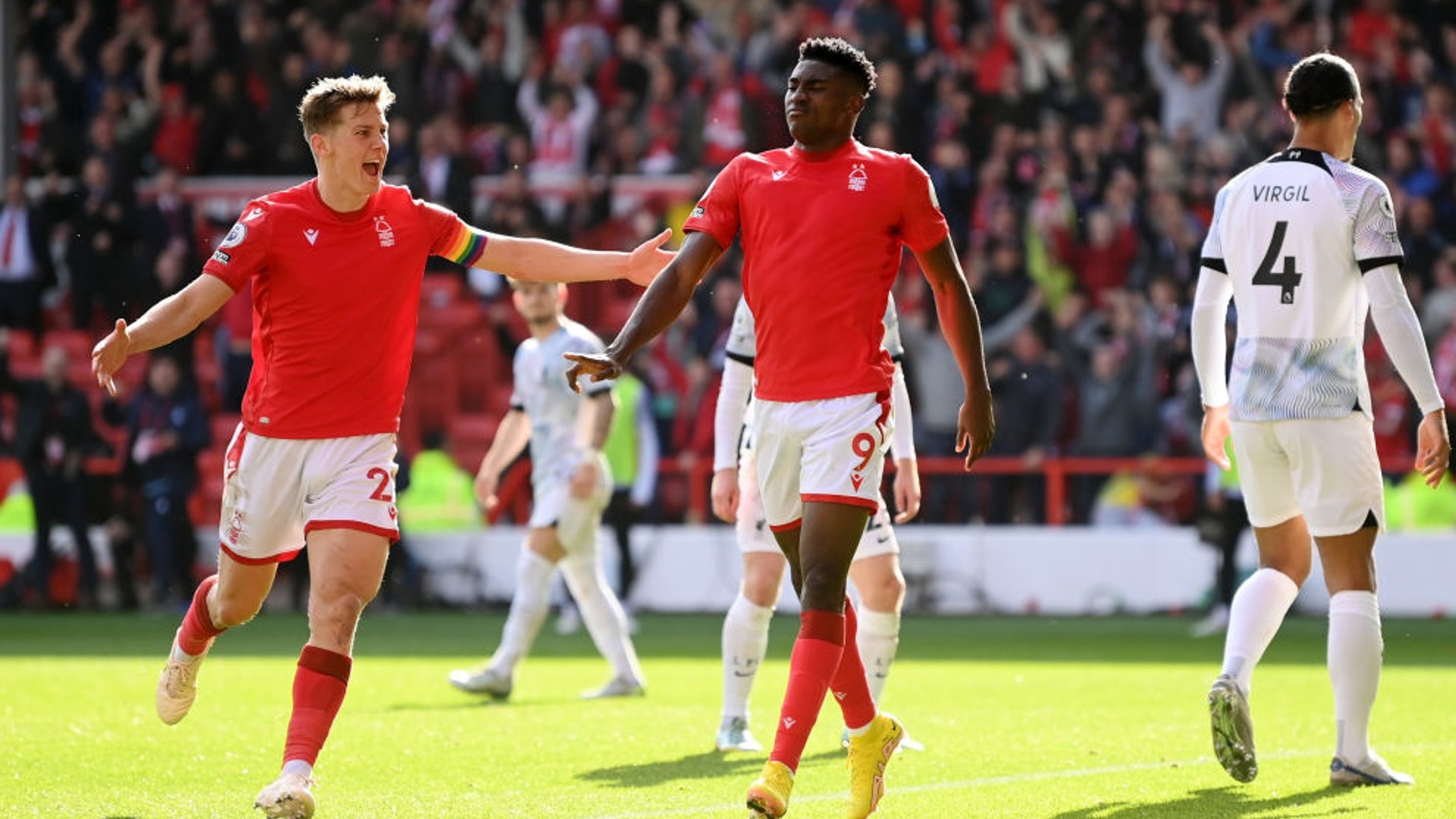 成就的背后 成就的背后